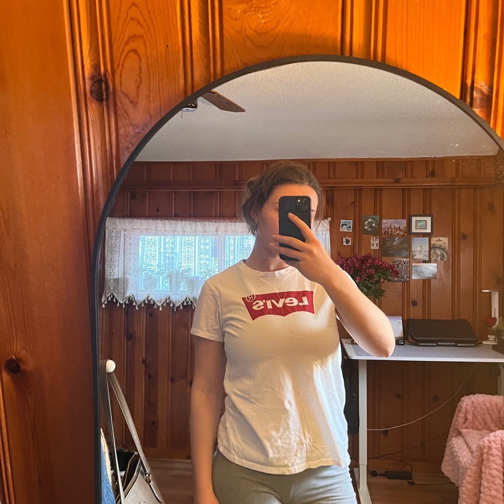 Levi's Classic White Tee